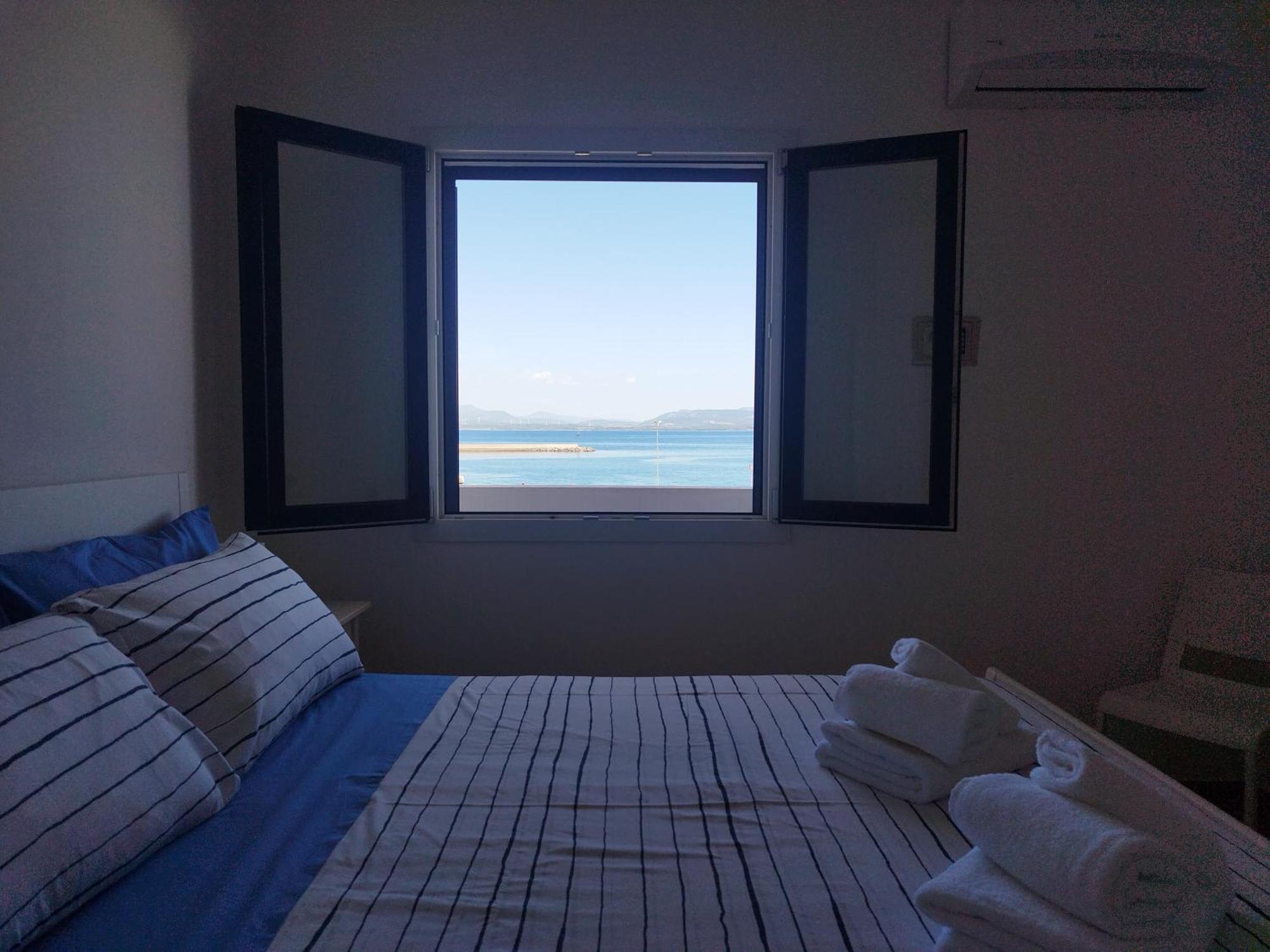 Sky And Sea Apartment Calasetta Extérieur photo